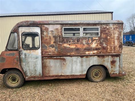 1953 Chevrolet bread truck