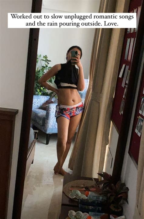 7 Hot Sexy Prajakta Koli Bikini Pics