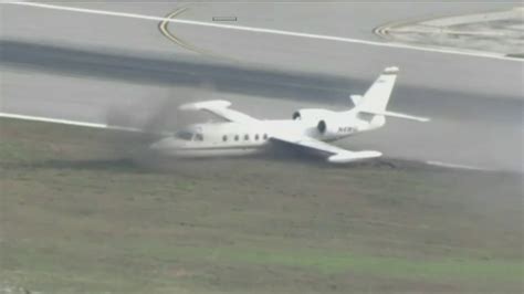 Un Avion A Aterizat Pe Un Aeroport Din Florida Cu O Roata Lipsa Cum A