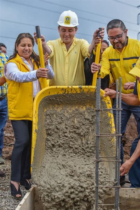 Alcade Sebasti N Siero Coloca La Primera Piedra Para Nueva Escuela En