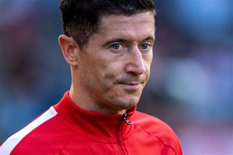 Bayern Munich Star Robert Lewandowski Could Look To Chelsea Or Psg If