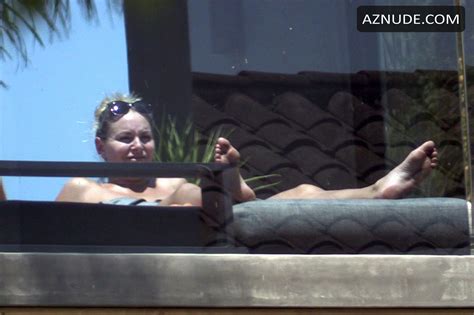 Lindsey Vonn Shows Big Butt In A Bikini In Los Angeles AZNude