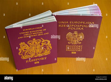 Passaporto Rosso Britannico Immagini E Fotografie Stock Ad Alta