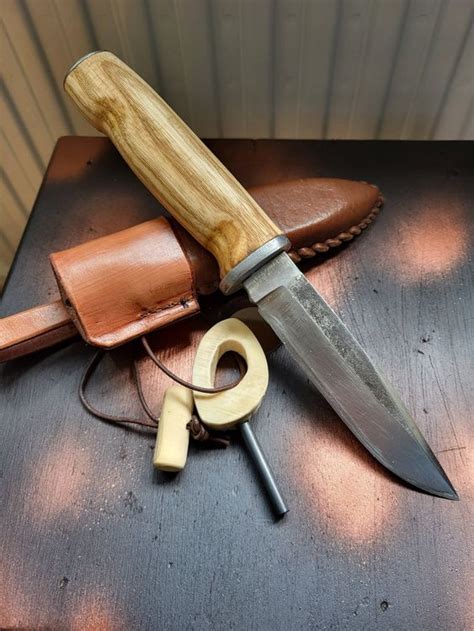 Couteau Style Bushcraft Tui Cuir Artisanal Kaufen Auf Ricardo