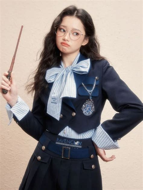 69 50 Ravenclaw Applique Dark Blue Cropped Blazer Harry Potter