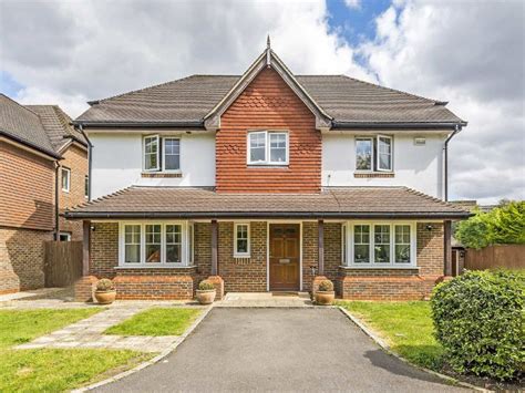 Bed Detached House To Rent In Hurst Road East Molesey Kt