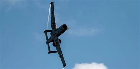 A 10 Demo Team Flies Final Performance