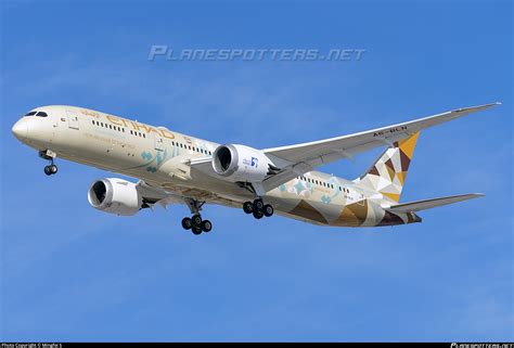 A6 Bln Etihad Airways Boeing 787 9 Dreamliner Photo By Mingfei S Id