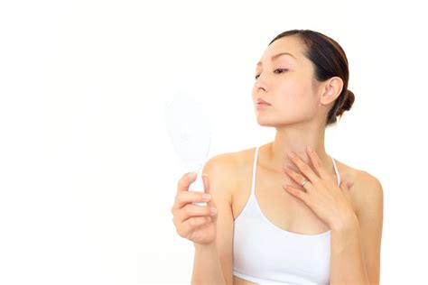 What Causes Chest Acne? 7 Ways to Get Rid of Pimples on Chest | bioClarity