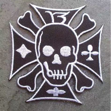 Patch Crane Sur Une Croix De Malte Noir 13 Ecusson Rock Roll