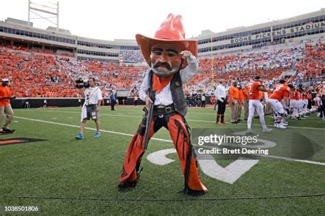 Pistol Pete Mascot Photos and Premium High Res Pictures - Getty Images