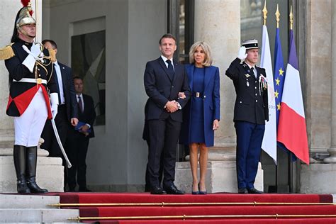 Francuska Macron dočekao Bidena ispred Jelisejske palate