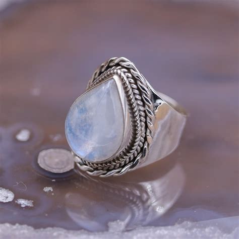 Bague En Argent Et Pierre De Lune