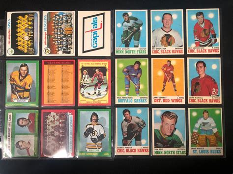 VINTAGE HOCKEY TRADING CARDS LOT