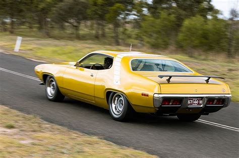 1971 Plymouth Road Runner Yellow Metallic Fabricante Plymouth