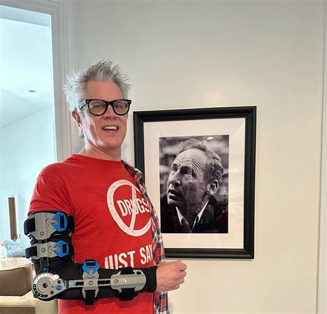 Johnny Knoxville Net Worth, Bio, Career,Girlfriend,Family » The-richest