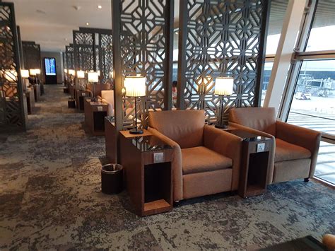 KUL: Malaysia Airlines Business Class Lounge Kuala Lumpur review ...