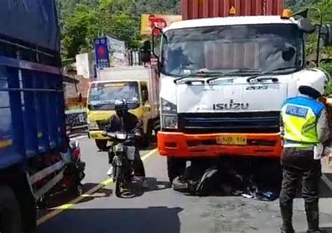 Pemudik Dari Bogor Kecelakaan Beruntun Di Gentong Motornya Masuk