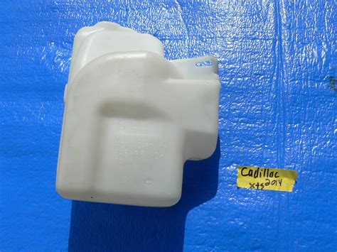 CADILLAC XTS Washer Reservoir Bottle 2013 2014 2015 2016 2017 2018 2019