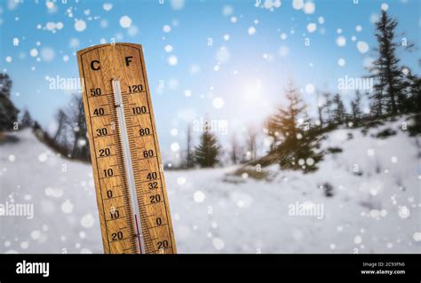 Cold Temperatures Thermometer Hi Res Stock Photography And Images Alamy