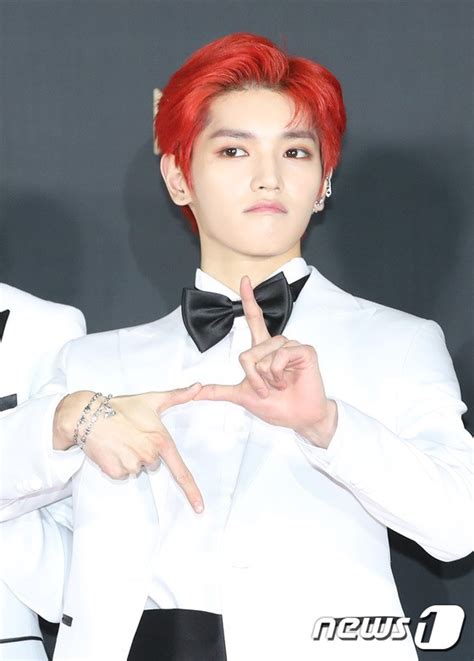 Thảm đỏ hot nhất hôm nay MAMAMOO đè bẹp Red Velvet nhờ hở đến nhức mắt Wanna One và NCT điển