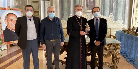 Nel Presepe Anche Un Artigiano Tecnologico La Statuina Donata Al