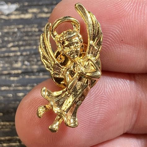 Gold Tone Flying Angel Lapel Pin Hat Jacket Vest Euc K487 Ebay