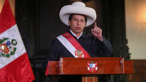 Casi el 70 de los peruanos desaprueba la gestión del comunista Pedro