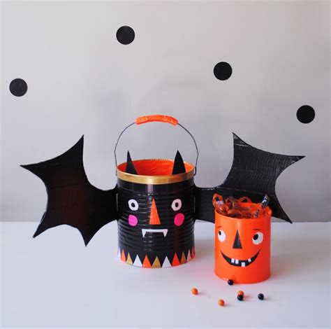 Manualidades fáciles recicladas para Halloween 2023