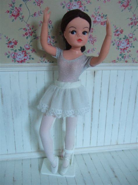 Vintage 1980s Pedigree Sindy Ballerina Doll With Original Outfit And