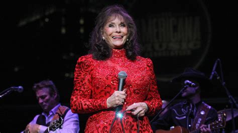 Loretta Lynn, coal miner's daughter and country queen, dies at 90