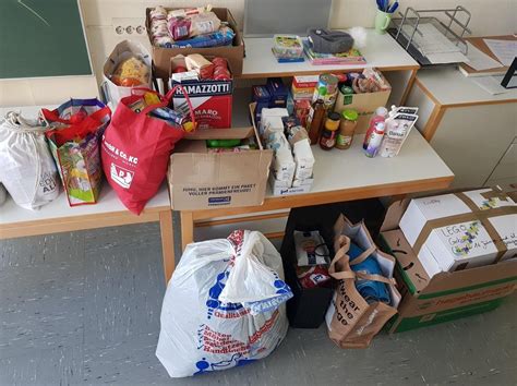 Vorweihnachtliche Spendenaktion Am Bodelschwingh Gymnasium Herchen