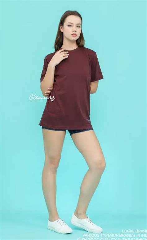 6 Inspirasi Outfit Kaos Polos Merah Simpel Dan Berani Zalora Thread