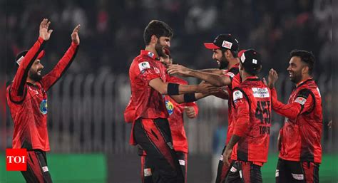 Psl Lahore Qalandars Break Losing Streak Karachi Kings Keep Playoff