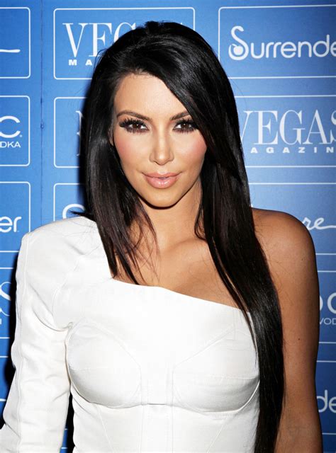 kim kardashian picture  kardashian sisters host vegas magazines