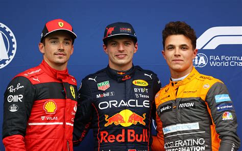 予選2番手のシャルル・ルクレール（フェラーリ）、ポールポジションのマックス・フェルスタッペン（レッドブル）、3番手のランド・ノリス