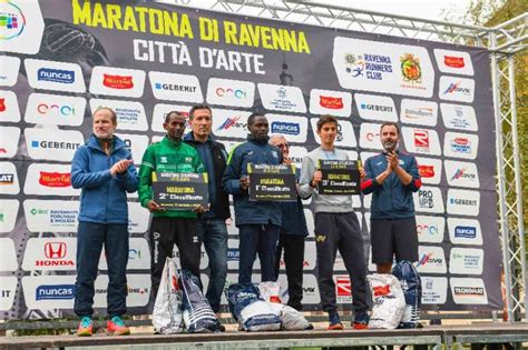 Podismo La Carica Dei 14 000 Alla Maratona Di Ravenna Ecco I