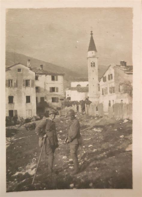 Foto Di Un Ufficiale Sullaltopiano Di Asiago Nella Prima Guerra