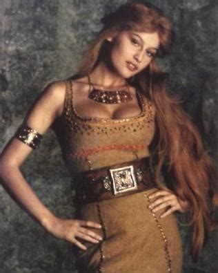 Naked Laetitia Casta In Asterix Obelix Contre Cesar