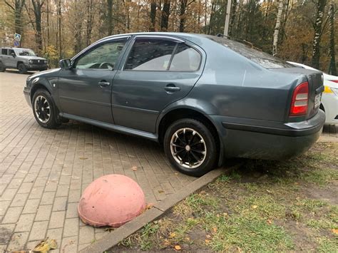 Купить б/у Skoda Octavia I (A4) Рестайлинг 1.4 MT (75 л.с.) бензин ...