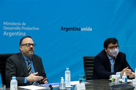 El Gobierno acordó con empresarios y sindicatos una agenda de trabajo y