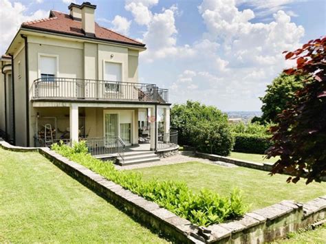 Zagreb Gornji Stenjevec Presti Na Vila M Panoramski Pogled