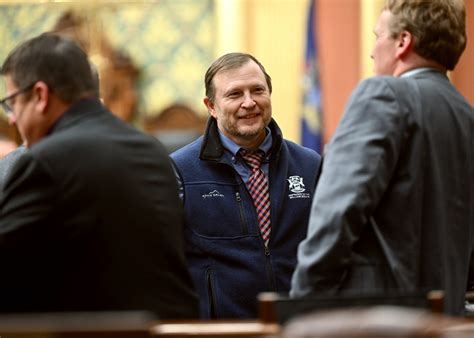 Pet surrender near me options provide help for struggling owners 1