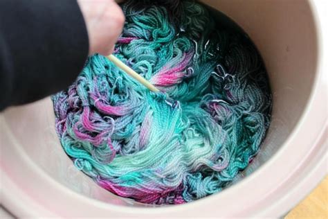 How To Dye Yarn With A Slow Cooker Yarn Dyeing Thanksgiving Crafts Preschool