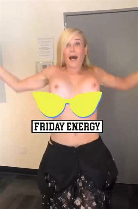 Chelsea Handler Tits Fappening Exhibited Pics The Fappening
