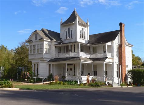 59 Finest Victorian Mansions and House Designs in the World (Photos)