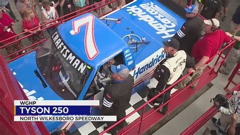 Larson Wins In Nascar Truck Series Return To North Wilkesboro Youtube