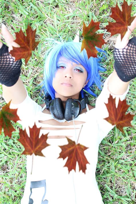 MlP Vinyl Scratch Cosplay: Falling Leaves by Awesome-Vivi on DeviantArt