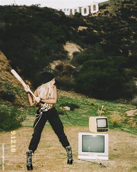 Tana Mongeau Nude OnlyFans Leaks Fappening FappeningBook