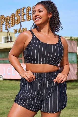 Plus Size Round Neck Black Patchwork Bikini Top Meet Curve Meet Curve